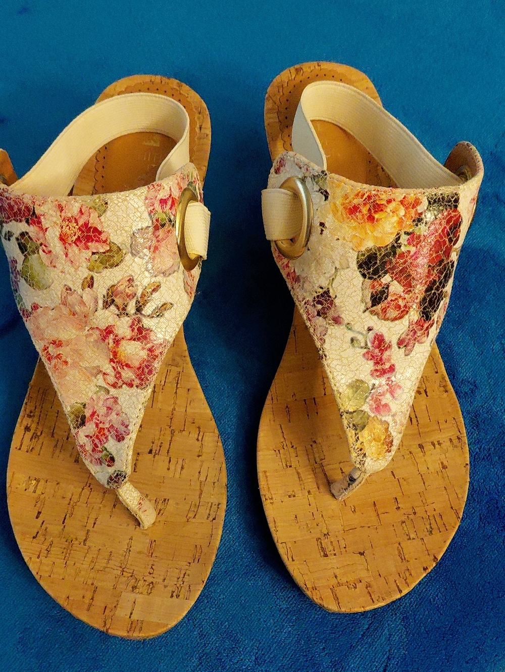 White Mountain Floral Ivory Cork Thong Sandals - Women's Slip-On. Size 8.5